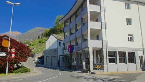 Gordola Hotel | Discover Albergo Porta Verzasca: Pet-Friendly Oceanfront Retreat