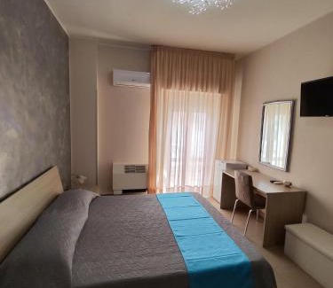 Porto Cesareo Hotel | Discover Albergo Primavera: Family-Friendly with Breakfast