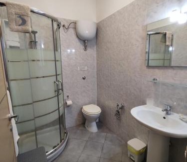 Porto Cesareo Hotel | Discover Albergo Primavera: Family-Friendly with Breakfast