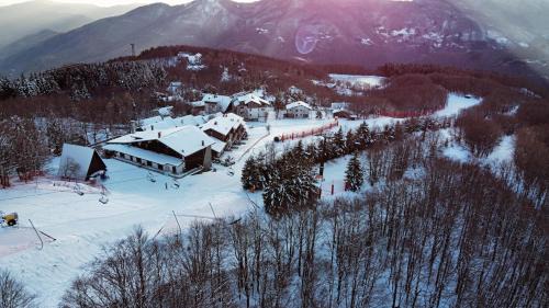 Doganaccia Hotel | Experience Comfort at Albergo Rifugio La Grande Baita