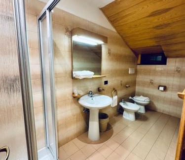 Pinzolo Bed & Breakfast | Discover Albergo Ristorante Al Fratè da Streza: Pet Friendly Stay