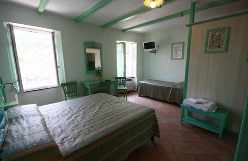 Borghetto di Vara Hotel | Relax at Albergo Ristorante Belvedere with Pool & Restaurant