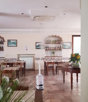 Bardino Vecchio Hotel | Pet-Friendly Stay at Albergo Ristorante Bergallo Oceanfront