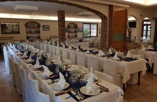 Bardino Vecchio Hotel | Pet-Friendly Stay at Albergo Ristorante Bergallo Oceanfront