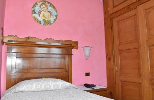 Olgiasca Hotel | Discover Albergo Ristorante Conca Azzurra: Pet-Friendly Stay