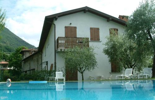 Sale Marasino Hotel | Discover Oceanfront Comfort at Albergo Ristorante Orazio
