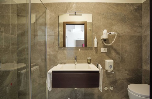Recanati Hotel | Discover Albergo Ristorante Pizzeria Tonino - Rated 9.4/10