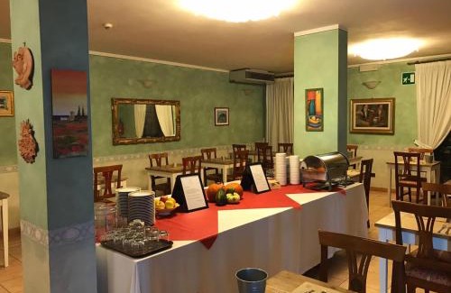 Montepulciano Hotel | Relax at Albergo Ristorante San Biagio with Ocean Views