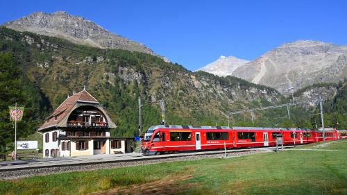 Poschiavo Hotel | Albergo Ristorante Stazione Cavaglia