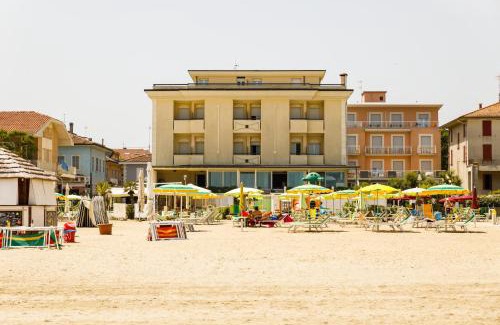 Viserba Hotel | Oceanfront Albergo Roma Spiaggia: Rated 8.7/10 Stay