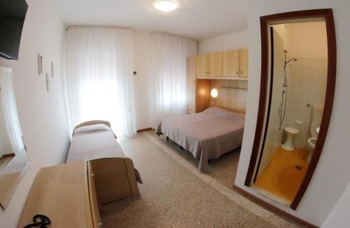 San Briccio Hotel | Relax at Albergo Rosa: Beachfront Escape with Ocean Views