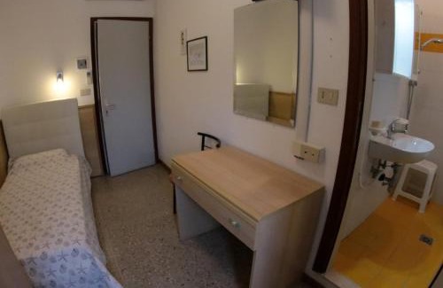San Briccio Hotel | Relax at Albergo Rosa: Beachfront Escape with Ocean Views