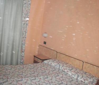 Lanzo Torinese Hotel | Cozy Albergo Sangrilà: Pet Friendly with Family Amenities