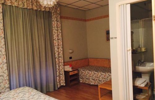 Lanzo Torinese Hotel | Cozy Albergo Sangrilà: Pet Friendly with Family Amenities