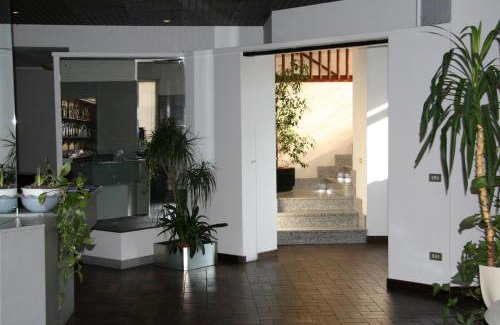 Solbiate Olona Hotel | Pet-Friendly Albergo Sant'Anna with Great Amenities