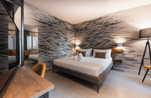 Chiavari Hotel | Exceptional Albergo Stella Del Mare with Spa and Pool Access