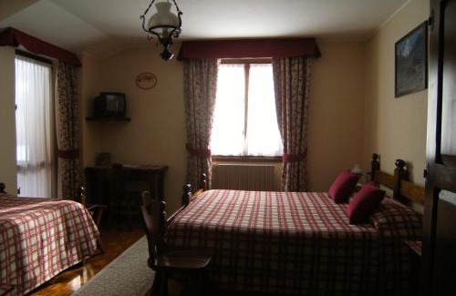 Santa Caterina Valfurva Hotel | Cozy Hotel Garni Thurwieser - B&B with Breakfast & Family Fun