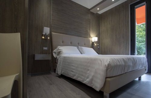 Parma Hotel | Albergo Tre Ville: Family-Friendly Retreat with Pool & Spa