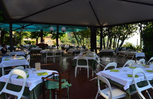 Otricoli Hotel | Enchanting Albergo Umbria: Poolside Retreat with Ocean View