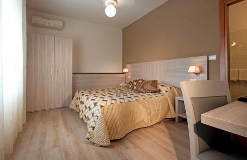 Peschiera del Garda Hotel | Discover Albergo Valentina: Pet-Friendly & Family Approved