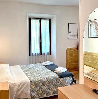 Riva del Garda Hotel | Inviting Stay at Albergo Varone: Pet-Friendly & Dining Options