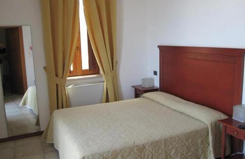 Rodi Garganico Hotel | Relax at Albergo Villa Vittoria with Ocean View & Pool