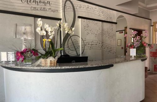 Cremona Hotel | Albergo Visconti: Pet-Friendly Stay with Breakfast Included
