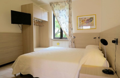 Cremona Hotel | Comfortable Stay at Albergo Visconti with Breakfast Included