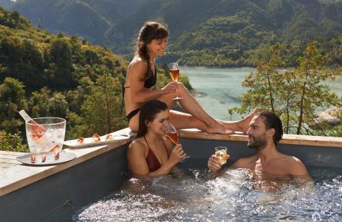 Tramonti di Sotto Hotel | Relaxing Retreat at Albergo Wellness Da Febo with Ocean Views