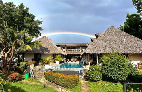 Lomas de Palermo Hostel | Albergue Casa de Olas - Eco Rustic Hostel