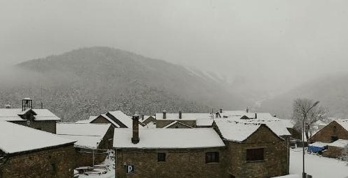 Linas de Broto Hostel | Guest Rated: Albergue El Último Bucardo with Breakfast & Dining
