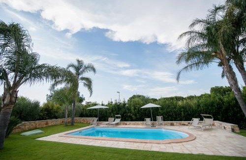Noicattaro House | Pet-Friendly Stay at Albero Del Miglio with Pool Access