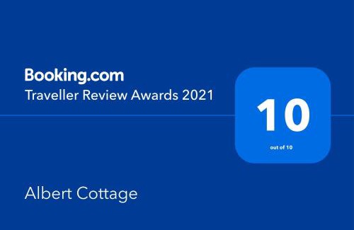 Skipton House | Elegant Albert Cottage: 9.5/10 Rating with Breakfast Included