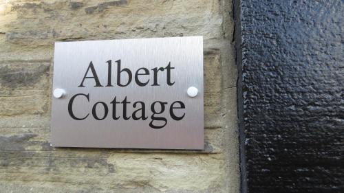 Skipton House | Elegant Albert Cottage: 9.5/10 Rating with Breakfast Included