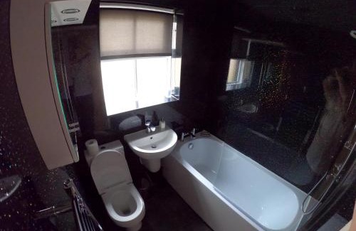 Skipton House | Elegant Albert Cottage: 9.5/10 Rating with Breakfast Included