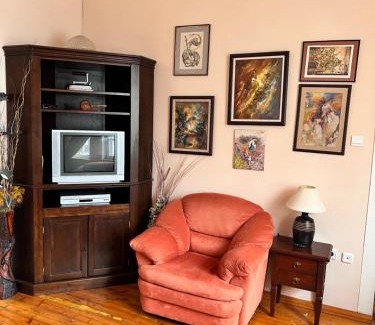 Ruse Center Apartment | Kid-Friendly Albert Guest House with Excellent 9.6 Rating