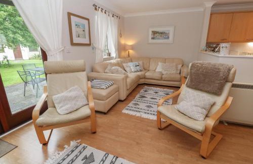 Falmouth House | Experience Albert's Den: 4-Star Family and Pet-Friendly Stay