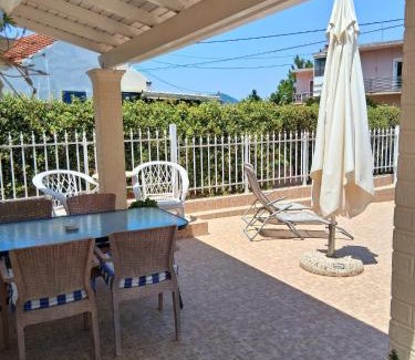 Notos House | Family-Friendly Stay at Albert's Place - Guest Rated 9.8