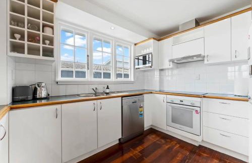 Mount Albert Apartment | Family-Friendly Stay at Albert.T Home - Rated 8.8/10