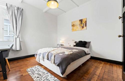 Mount Albert Apartment | Family-Friendly Stay at Albert.T Home - Rated 8.8/10