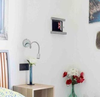 Manarola House | Elegant ALBERTA Rooms in Manarola - Rated 9.7/10 by Guests