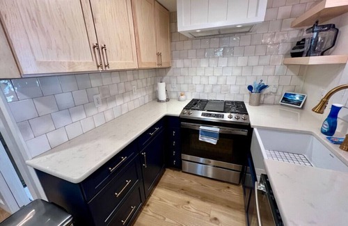 Albertville Apartment | Historic Albertville Hotel with Breakfast & Pet-Friendly Rooms