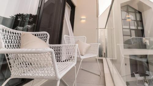 Gyeongju House | Inviting Albescent Poolvilla with Hot Tub & Breakfast