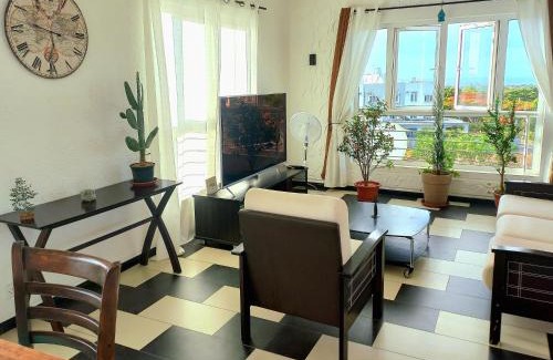 Albion House | Albion Paradise: Family-Friendly Stay with Pool Access