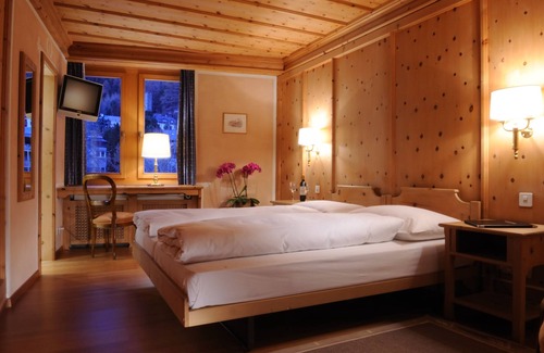 Pontresina Hotel | Albris: Eco-Friendly Hotel with Spa & Family Amenities