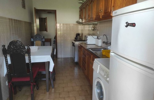 Montechoro Apartment | Albufeira Apartment: Guest Rated 9.6 with Oceanfront Pool