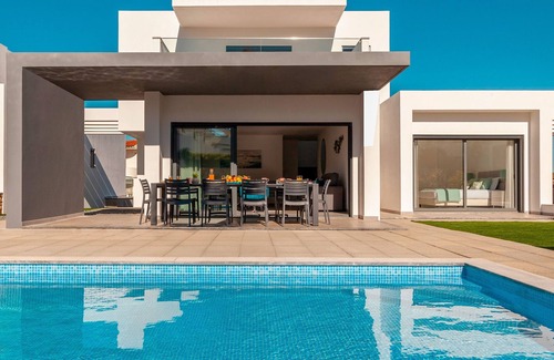 Castelo Villa | Albufeira: Heatable Pool, Games & BBQ