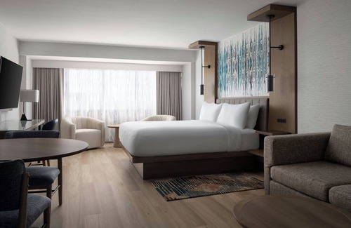 Albuquerque Hotel | Elegant Albuquerque Marriott Pyramid North with Pool & Spa