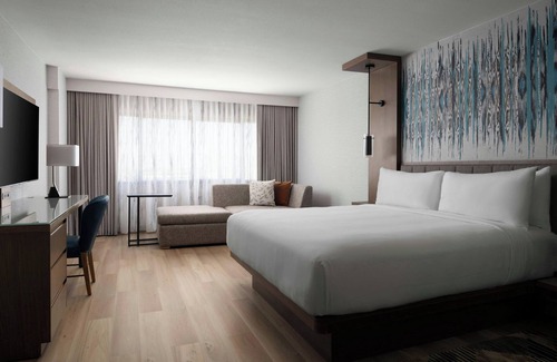 Albuquerque Hotel | Elegant Albuquerque Marriott Pyramid North with Pool & Spa