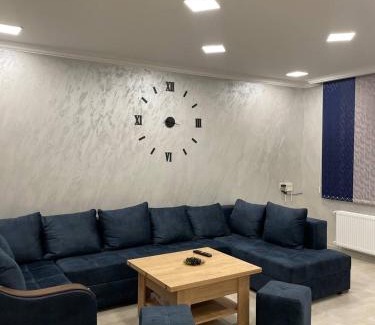 Gyumri House | Top-Rated Albus House: Family-Friendly with Breakfast Included